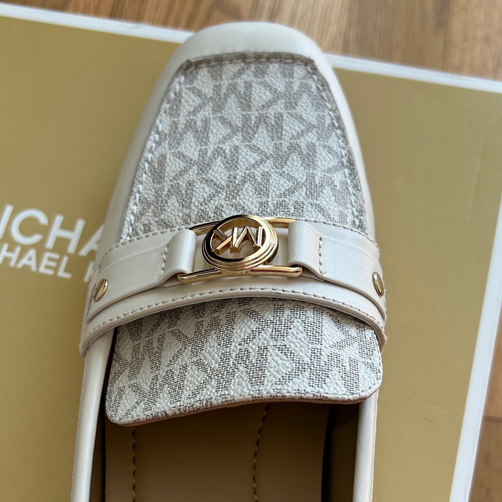 Michael Kors Mandy Vanilla loafer Women's size 9 - Picture 6 of 7